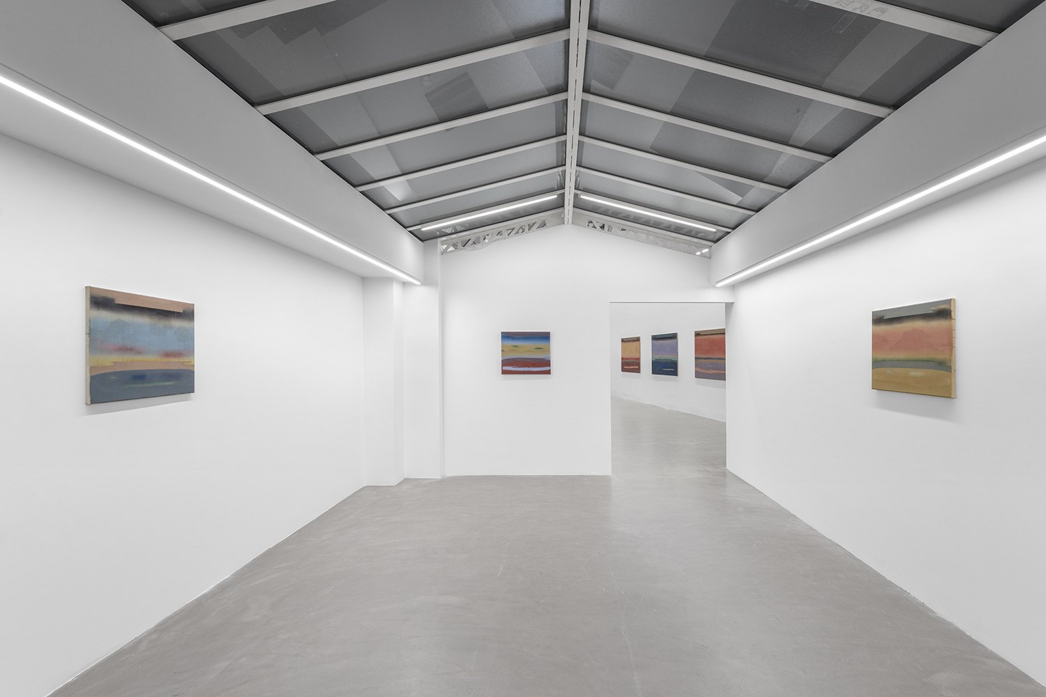 Vue d’installation de The Nature of Light, Bremond Capela, Paris, France, 2026